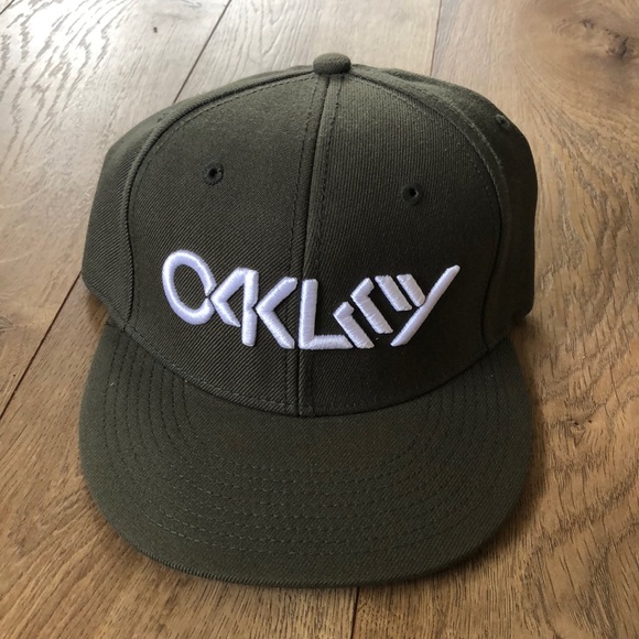 oakley snapback cap